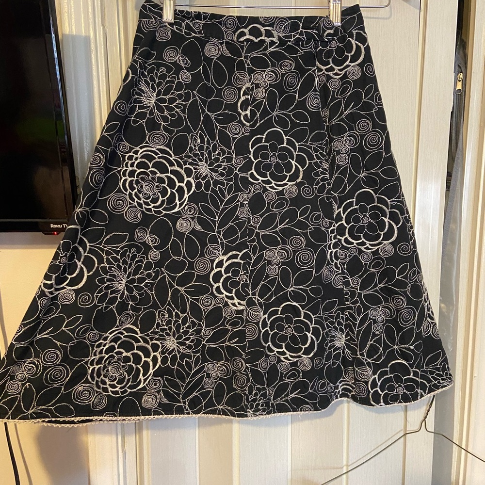 Van Heusen Black and White Floral A-Line Skirt